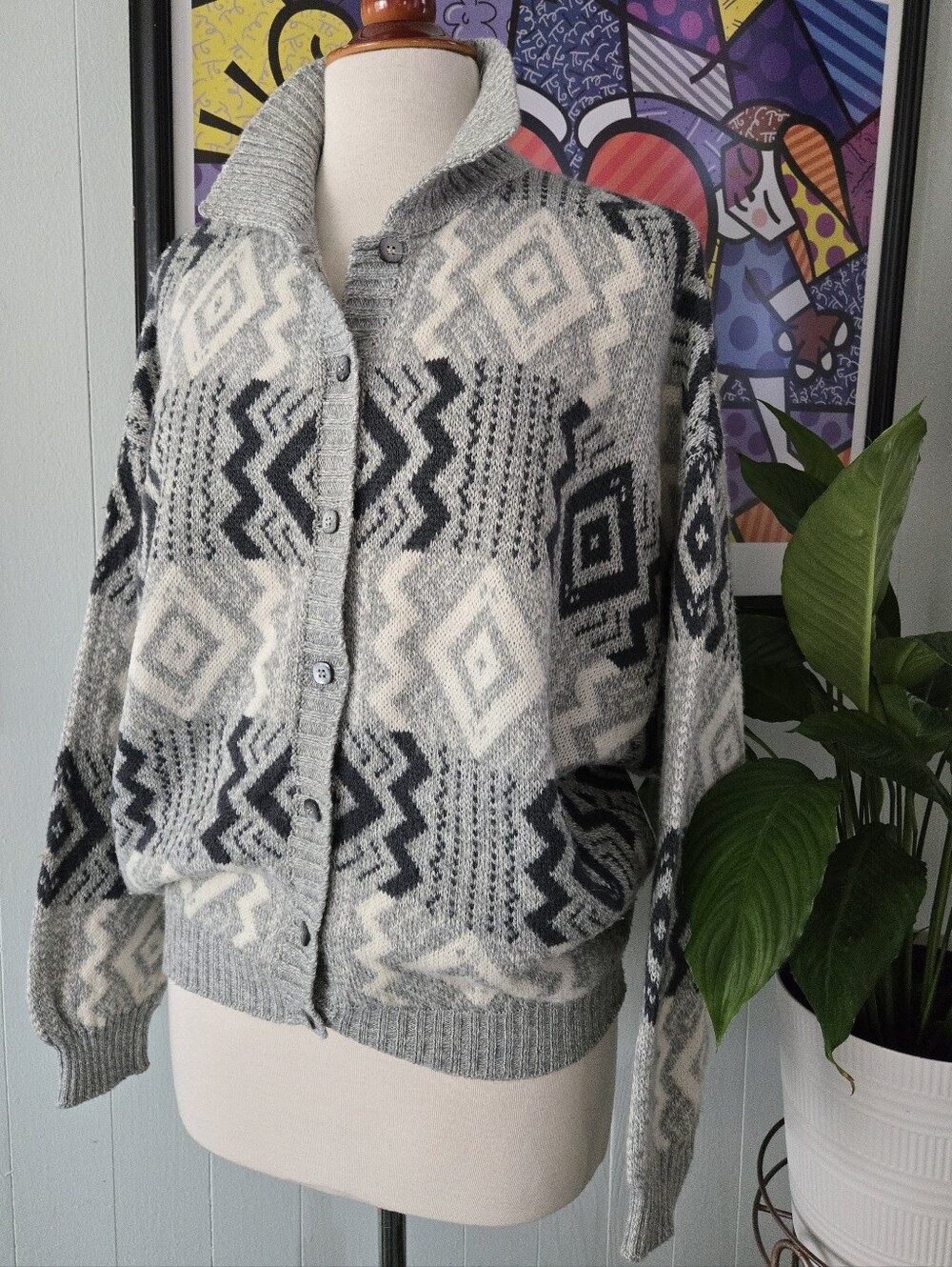 United Colors Of Benetton Gray & Cream Geometric Button Cardigan Size M